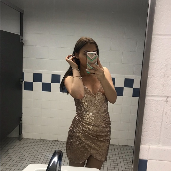 HOCO DRESS GOLD - Picture 2 of 2